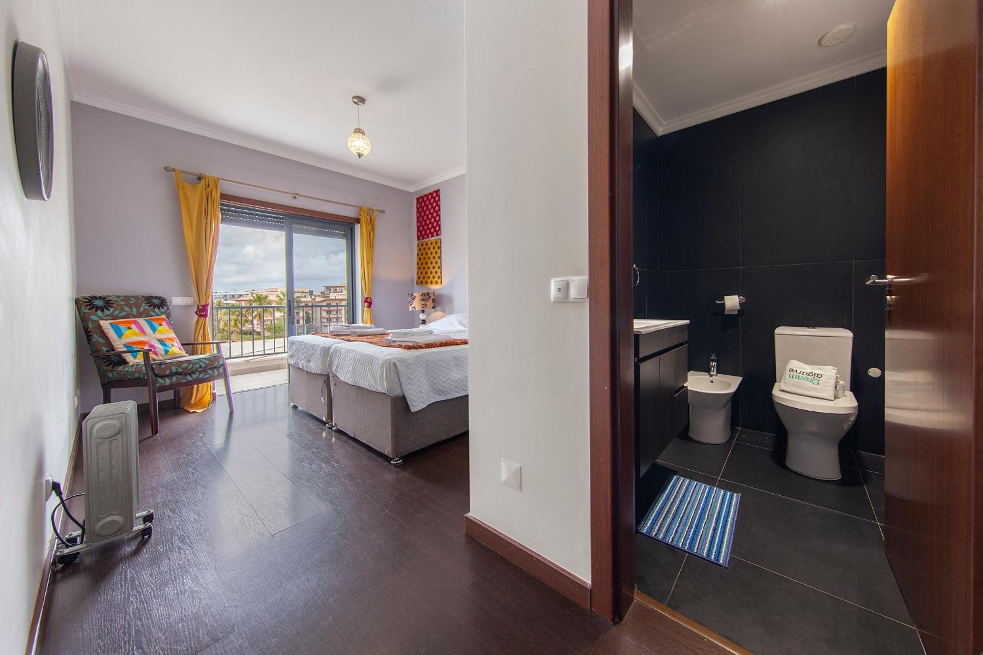 B04 - Luxury 2 Bed W Terrace Pool Apartment Lagos