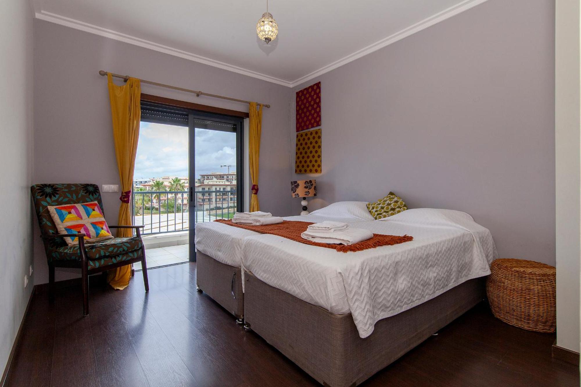 B04 - Luxury 2 Bed W Terrace Pool *
