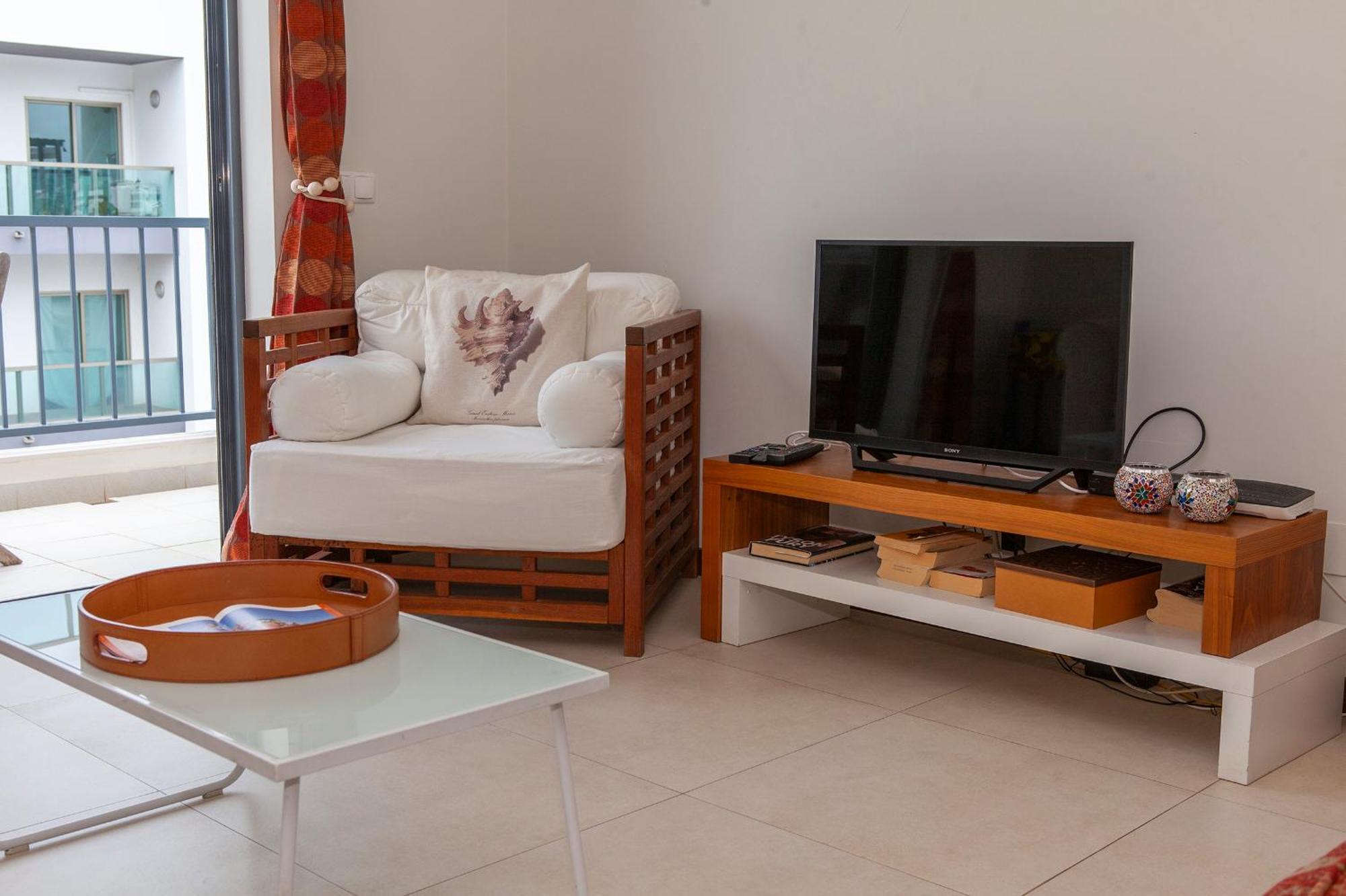 B04 - Luxury 2 Bed W Terrace Pool